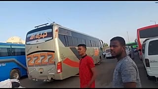 Há poucos transportes para o número de sudaneses que quer fugir do país