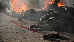 "Más de una decena de personas que viajaban en este vehículo fueron lamentablemente linchadas por miembros de la población", según el comunicado de la policía.