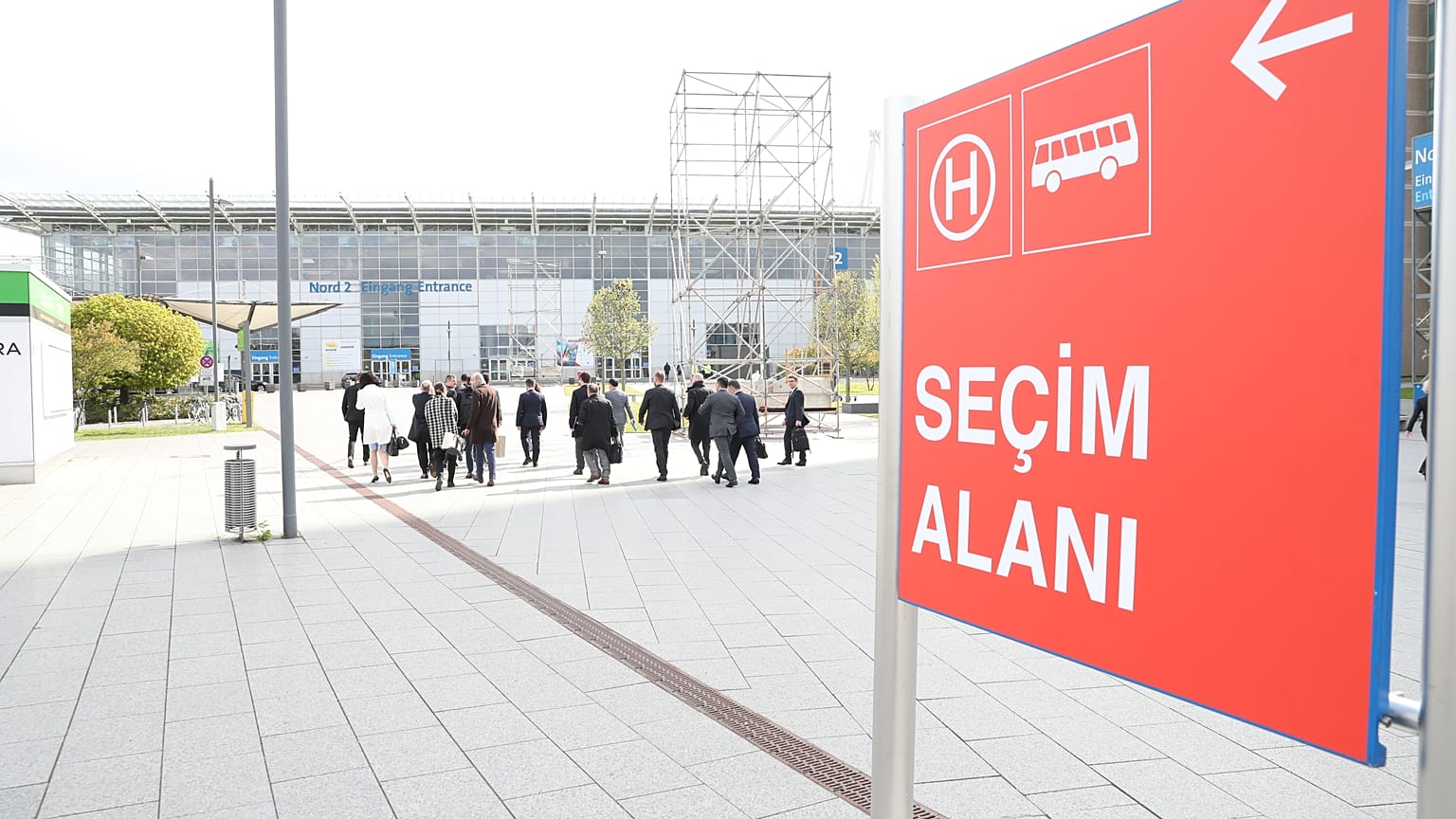 Almanya'nın Hannover kentindeki 14 Mayıs Cumhurbaşkanlığı ve Milletvekilliği Genel Seçimlerinin gerçekleştirilmesinin planlandığı Fuar Merkezi