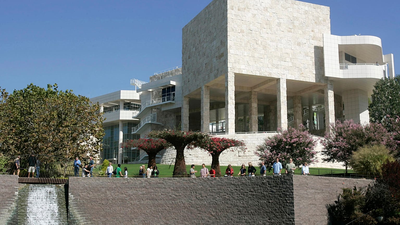  J. Paul Getty Museum'un bahçesi