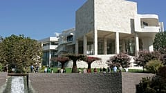  J. Paul Getty Museum'un bahçesi