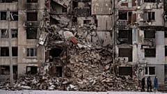 Edifício destruído por bombas russas na Ucrânia