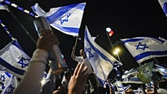 Bis zu 100.000 Menschen haben israelischen Medien zufolge an den Protesten für die Reform teilgenommen.