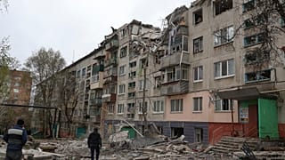 Rakétatámadás miatt megrongálódott épület Ukrajnában / Képünk illusztráció