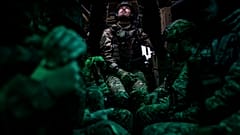 Soldaten in einer Stellung in der Ostukraine