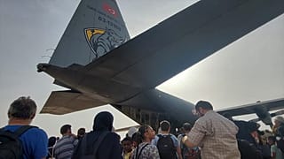 Türkiye Sudan'daki vatandaşlarını çatışma bölgesinden kurtarmak için tahliye çalışmalarını sürdürüyor