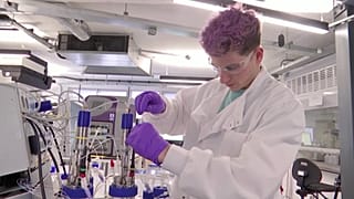 Researcher working in the FabricNano laboratory