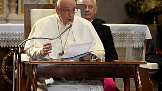 Papa Francesco in Ungheria: "Accogliete il forestiero benevolmente"