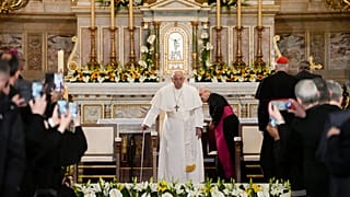Папа Франциск провёл встречу с епископами, священниками, семинаристами и пастырскими работниками в Базилике Святого Стефана в Будапеште, 28 апреля 2023 года.