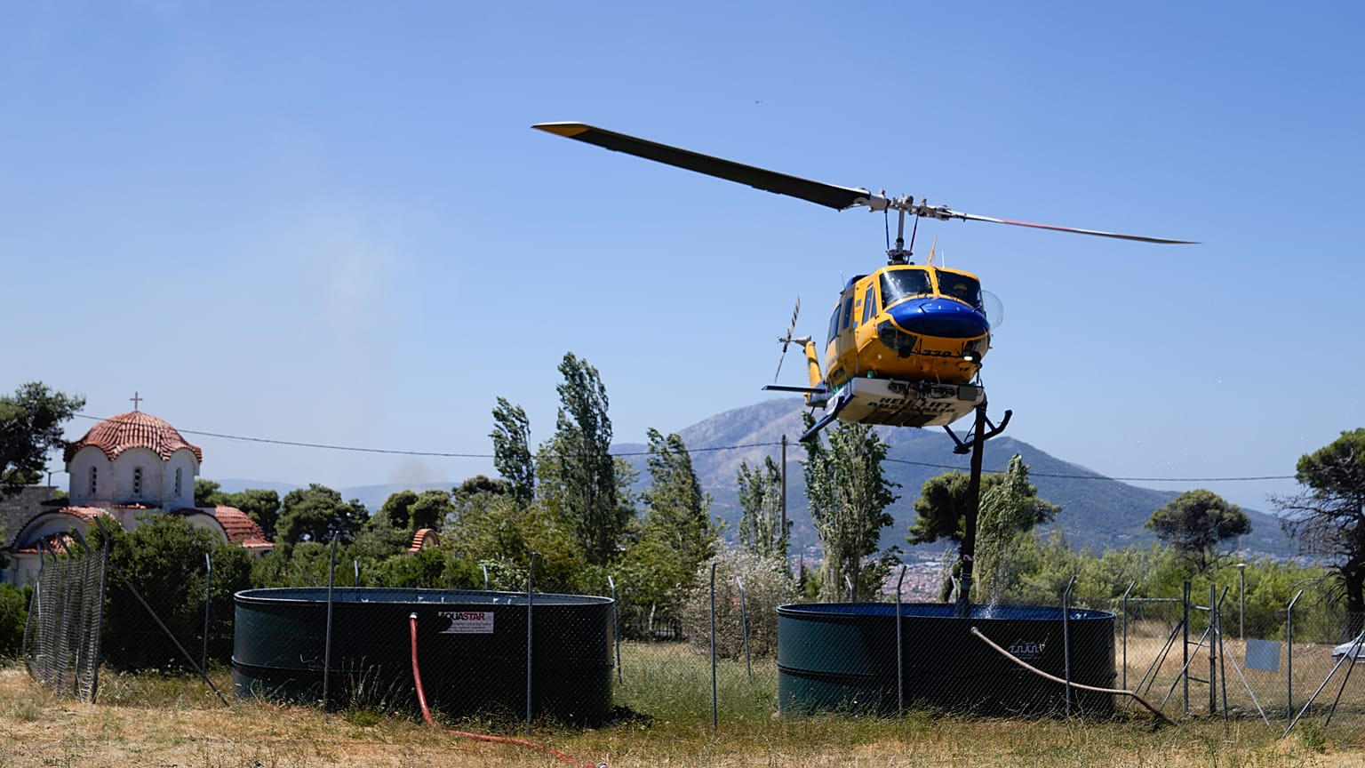 Ελικόπτερο της πυροσβεστικής 