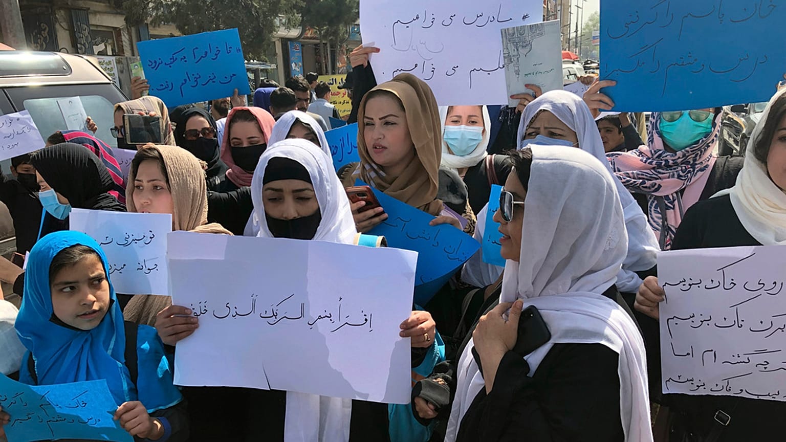 Protesta de mujeres afganas en Kabul
