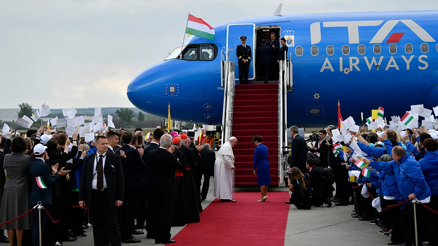 Papst fliegt zurück nach Rom