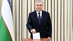Ο πρόεδρος του Ουζμπεκιστάν, Σαρβκάτ Μιρζιγιόγιεφ