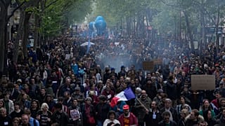 اعتراضات روز جهانی کارگر در پاریس فرانسه