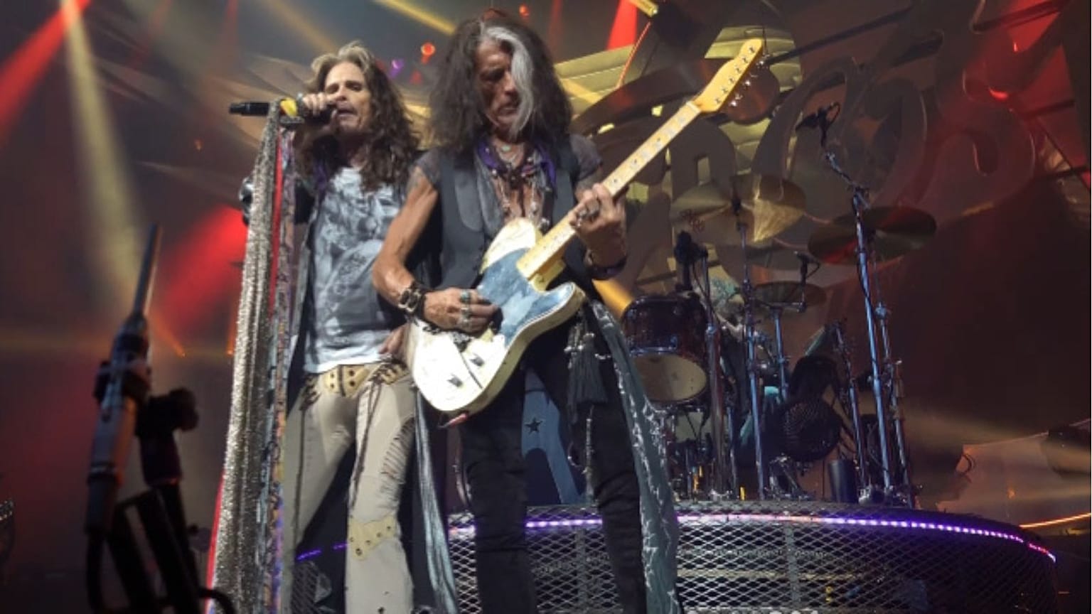US rockers Aerosmith have announced their farewell tour 