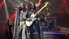US rockers Aerosmith have announced their farewell tour 