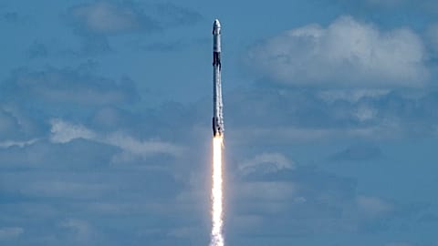 Launch of the SpaceX Falcon 9 rocket, carrying the Crew5 Dragon spacecraft with four astronauts on board on October 5, 2022. Next stop: the International Space Station.  