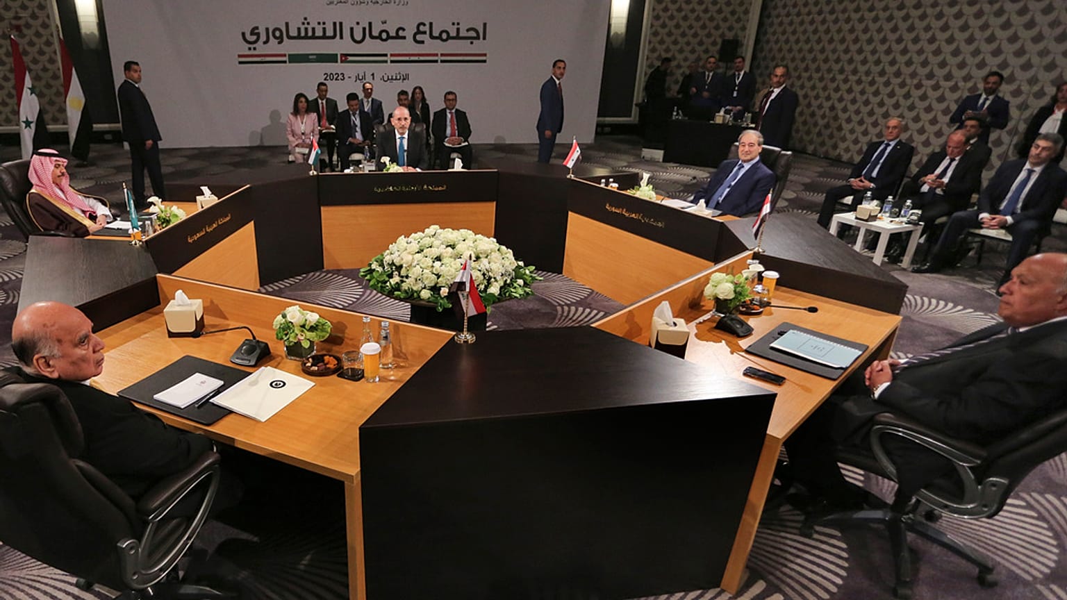 Suriye, Ürdün, Suudi Arabistan, Irak ve Mısır dışişleri bakanları Amman'da bir araya geldi 
