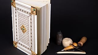 A Budai krónika díszmásolata - a Ferenc pápának készült különleges példány