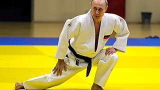 Vlagyimir Putyin orosz elnök az orosz cselgáncsválogatott edzésén Szocsiban 2019. február 14-én