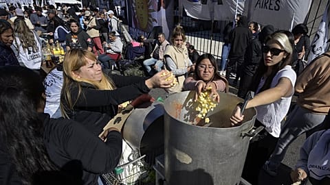 Suppe und Sorgen: 1. Mai in Buenos Aires unter dem Zeichen der Wirtschafts- und Finanzkrise.