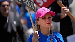 Drehbuchautoren auf einer Demonstration in Los Angeles