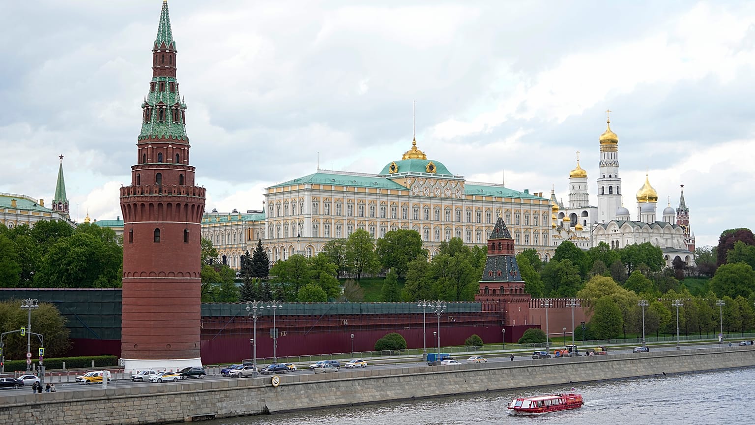 Vista do Kremlin a partir do rio Moscovo