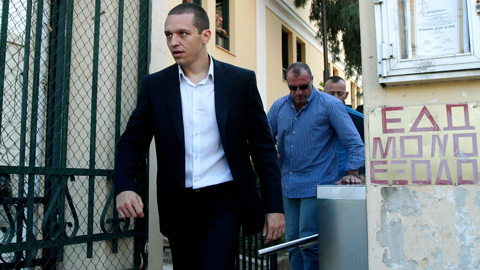 Ilias Kasidiaris, ai tempi di Alba Dorata. 