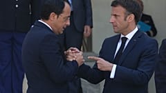 Νίκος Χριστοδουλίδης και Εμανουέλ Μακρόν στο Παρίσι