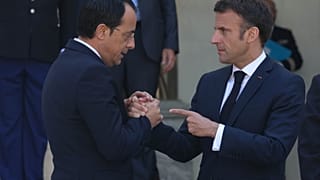 Νίκος Χριστοδουλίδης και Εμανουέλ Μακρόν στο Παρίσι