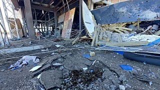 Под удар российских военных попал единственный работающий в Херсоне гипермаркет