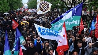 Paris'te emeklilik reformu karşıtı gösteriler