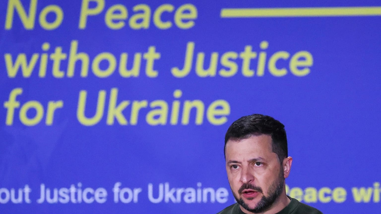 Ukrayna Cumhurbaşkanı Vladimir Zelenskiy Uluslararası Ceza Mahkemesi'nin yer aldığı Lahey'de bir konuşma yaptı