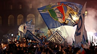 Болельщики "Наполи" празднуют чемпионский титул, 4 мая 2023 года.