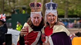 A koronázásra várakozó rajongók Londonban