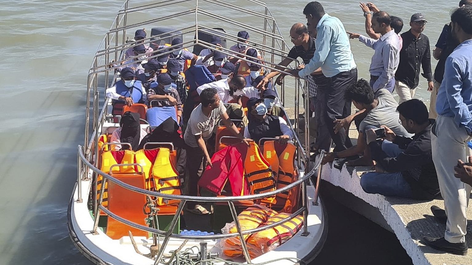  Arakanlı Müslüman mülteci heyeti, ülkeleri Myanmar'ı ziyaret etti