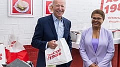 Joe Biden en una taquería de Washington DC