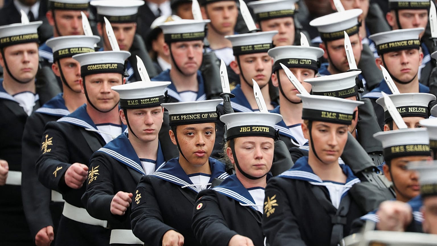 Chegada da Armada Britânica a Londres para a coroação do rei