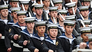 Chegada da Armada Britânica a Londres para a coroação do rei