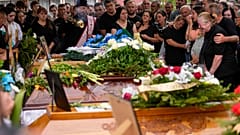 Похороны жертв расстрела в школе Белграда