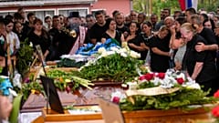 Funeral ortodoxo das cinco vítimas do segundo tiroteio desta semana na Sérvia
