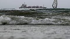 Mar revuelta por el mal tiempo en las costas de Chipre