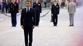 Emmanuel Macron auf den Champs Elysées in Paris