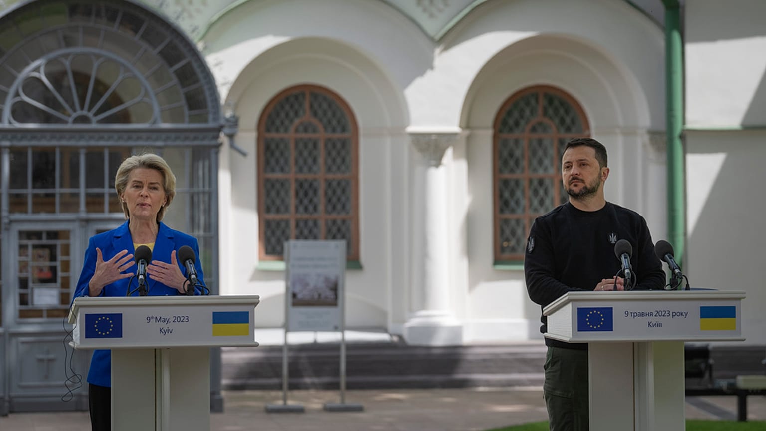 AB)Komisyonu Başkanı von der Leyen ve Ukrayna Devlet Başkanı Zelenskiy