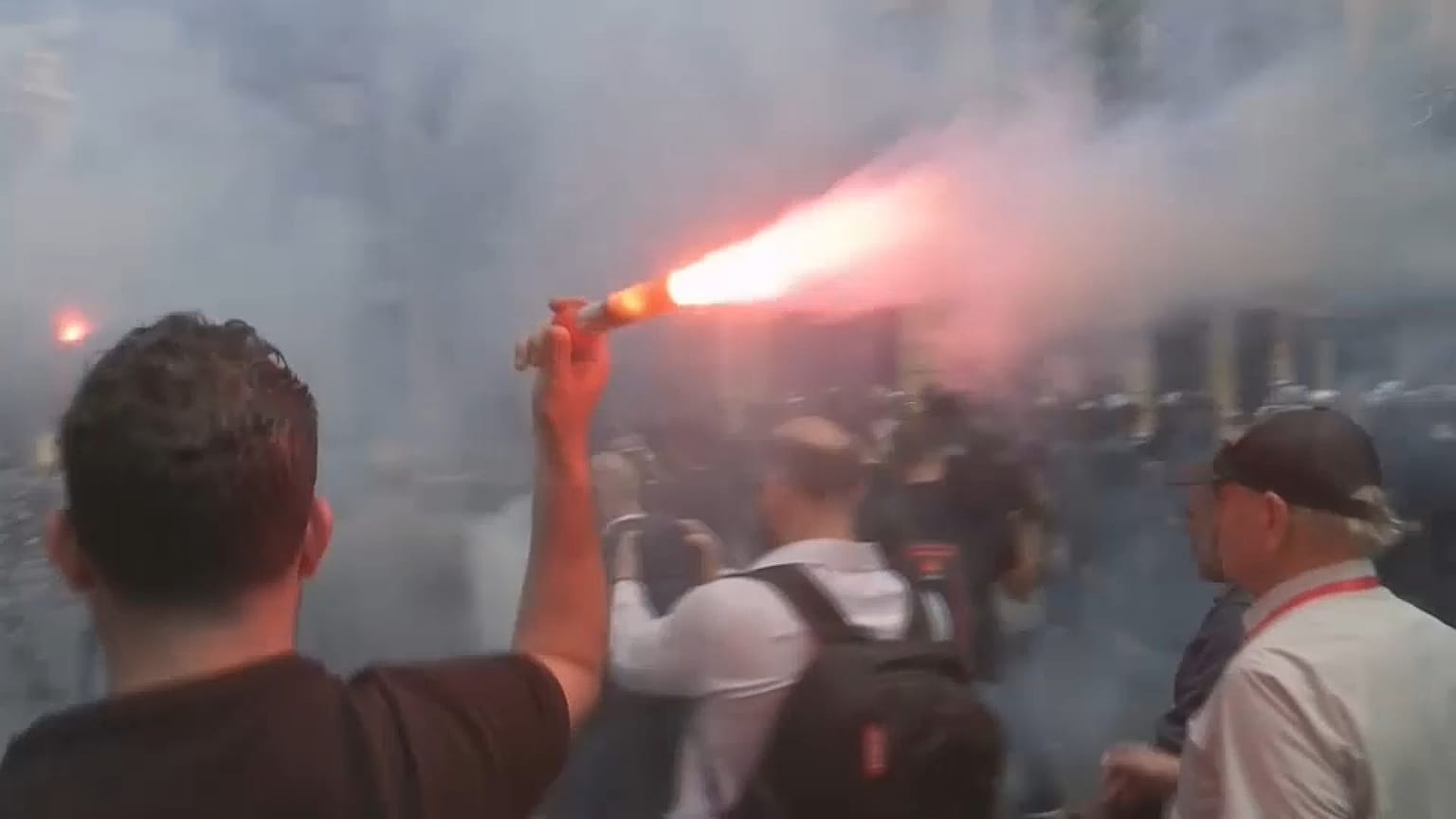 Libaneses protestaram em frente aos maiores bancos de Beirute