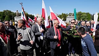 Des heurts au mémorial de l'Armée rouge à Varsovie