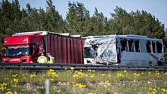 A balesetes, összetört lengyel busz