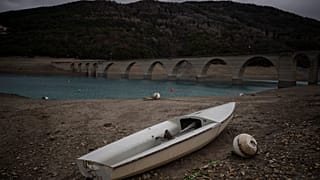 Illustration de sécheresse à Serre-Poncon, Hautes-Alpes, le 14 mars 2023