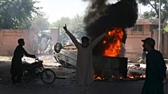 Pakistan'da İmran Han'ın tutuklanmasına yönelik tepkiler artıyor