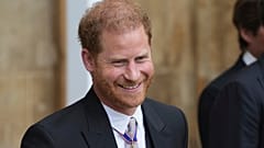 İngiliz Mirror gazete grubu Prens Harry'frn telefon dinleme davası öncesinde özür diledi